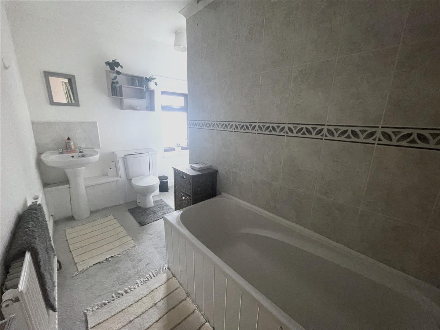 Glebe Road, Loughor, Swansea, SA4 6SR